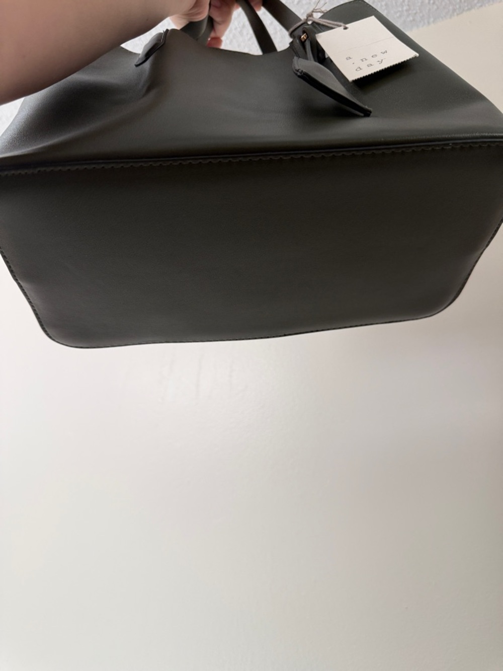 Classic Structured Bag in Olive Green - Picture 10 of 10